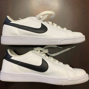 Nike Court Royals AC women’s 8 1/2 shoe